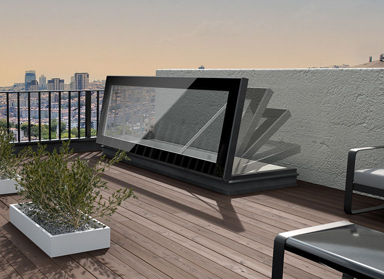 Roof hatch with glass